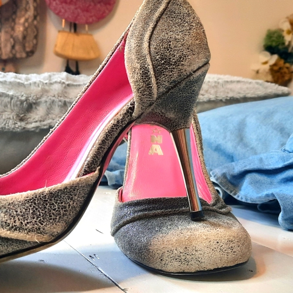 Nana Great leather with metal heels